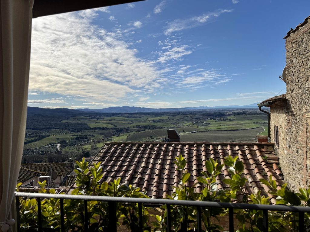 Casale Marittimo - terrazza panoramica del Bar Osteria C'era una volta.