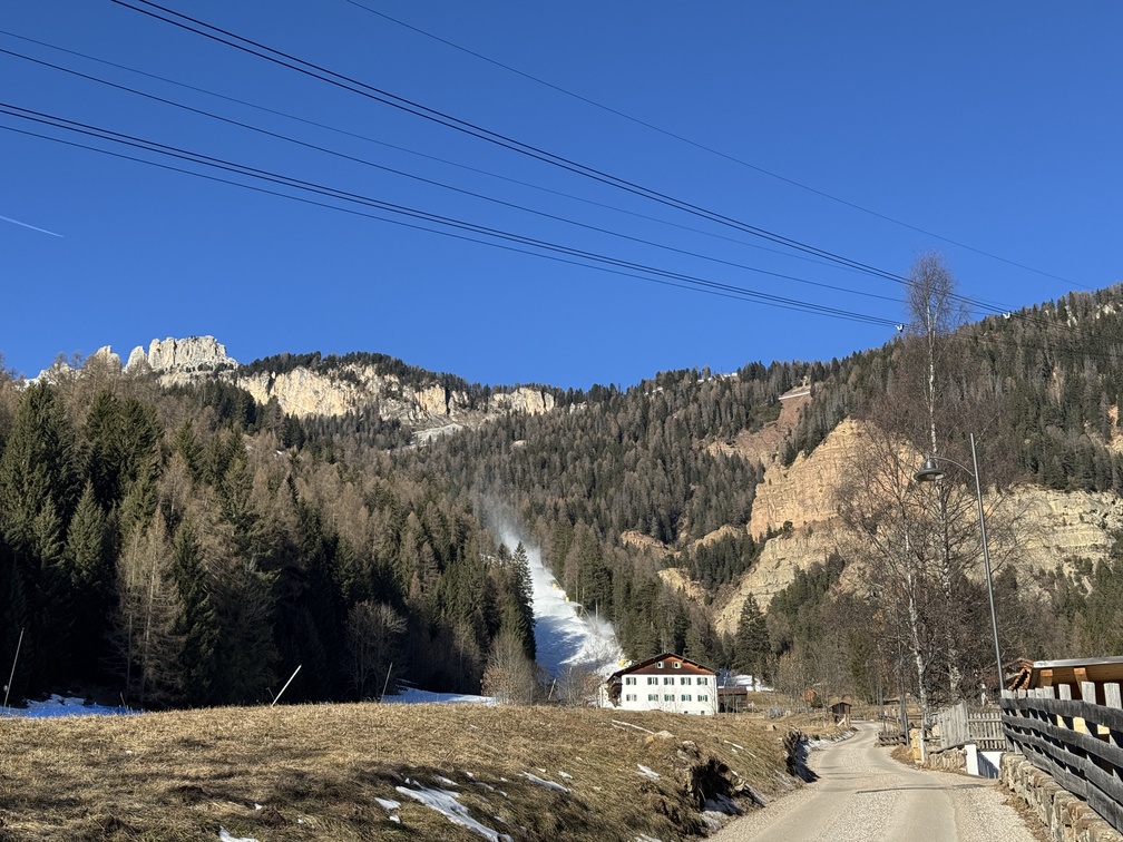 Vigo di Fassa - strada de Sènt Uliana, sentiero n. 31, veduta sul Catinaccio.