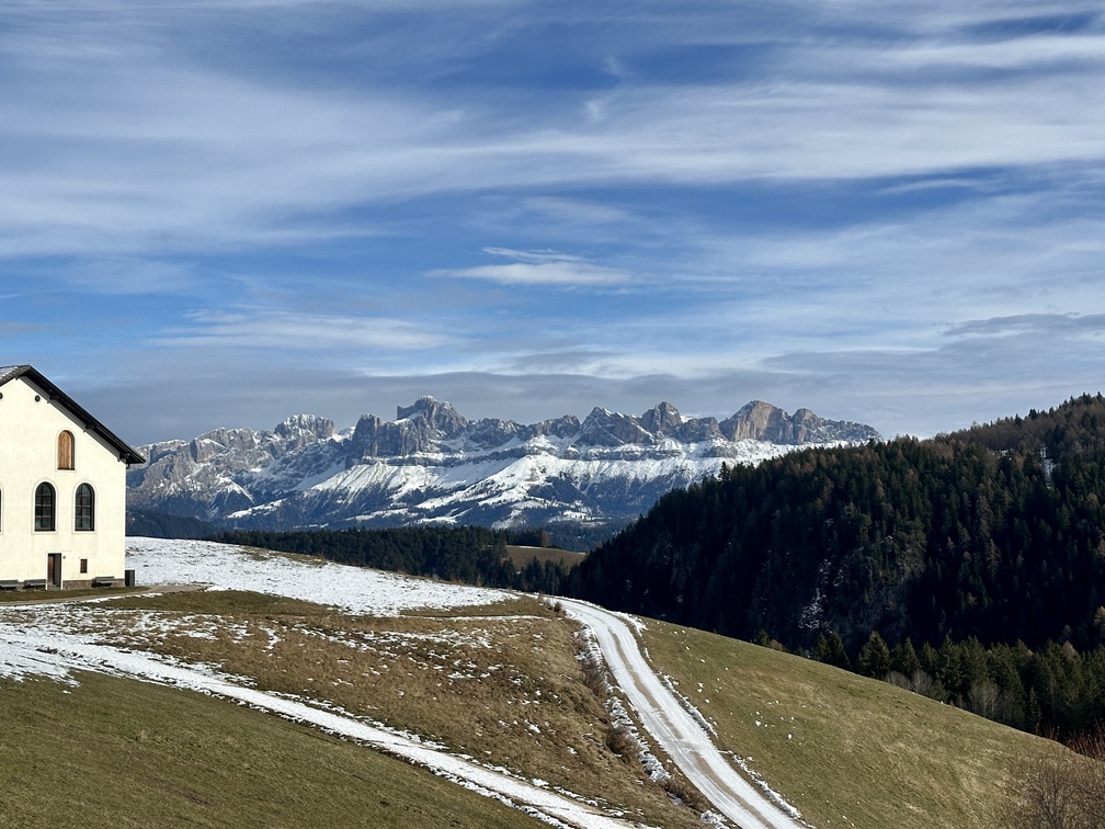 Sentiero n. 2 da Pietralba a Malga Monte San Pietro - veduta sul Catinaccio.