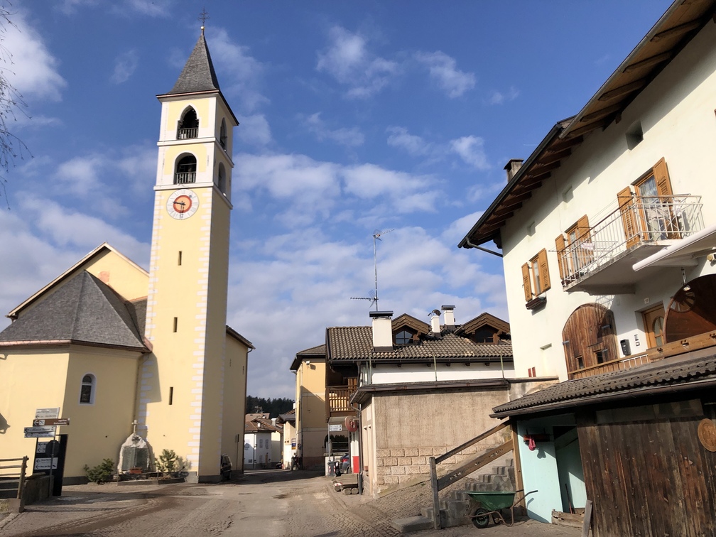 Masi di Cavalese - Chiesa della Santissima Trinità, retro.
