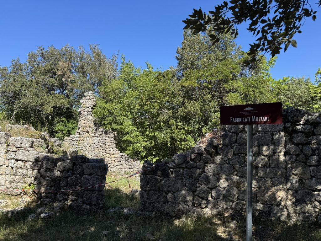 Castelvecchio - area archeologica: fabbricati militari.