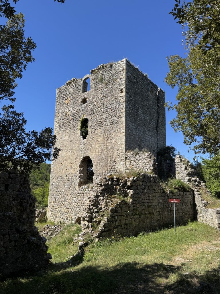 Castelvecchio - area archeologica: Torre Occidentale.