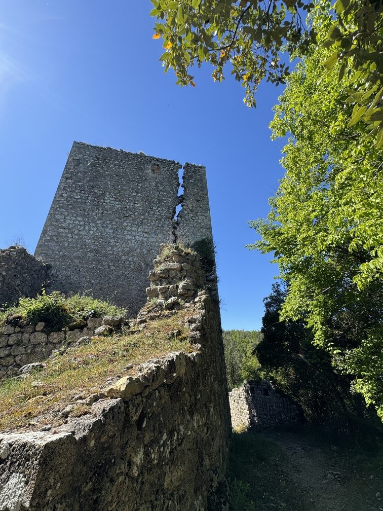 Castelvecchio - area archeologica: Torre Occidentale.
