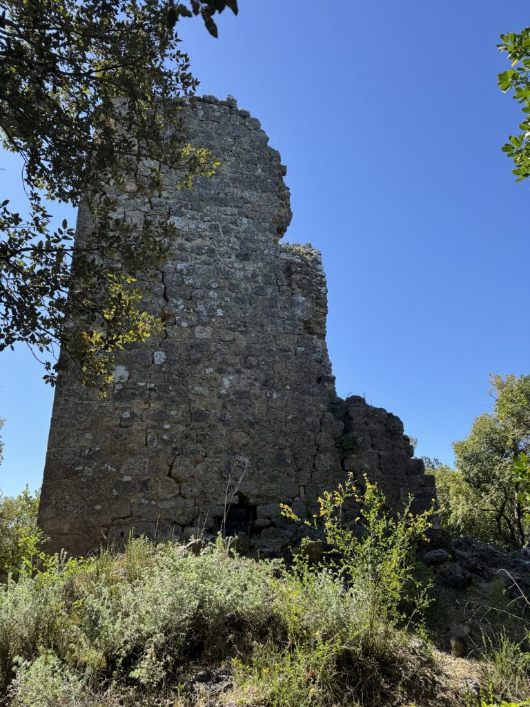 Castelvecchio - area archeologica: Torre Orientale.