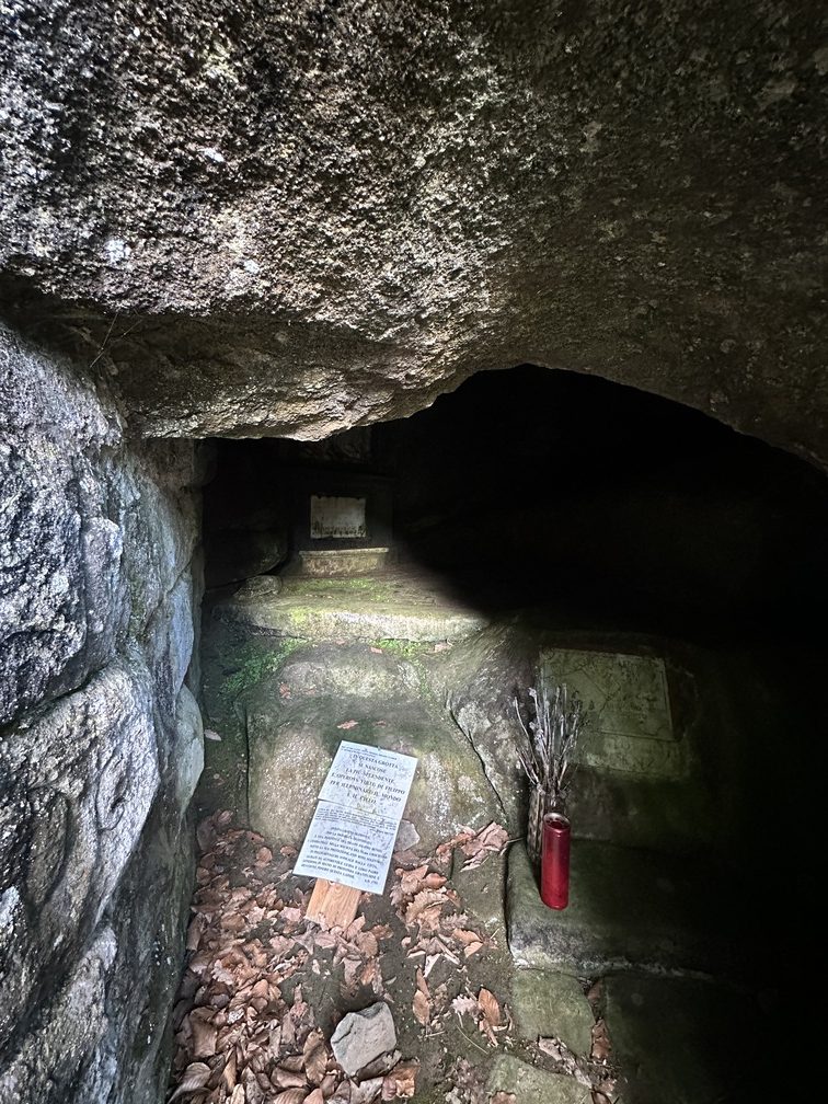 Monte Senario - Grotta di San Filippo.