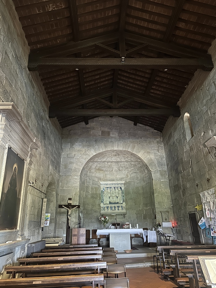 Chiesa di San Romolo a Bivigliano - interno.
