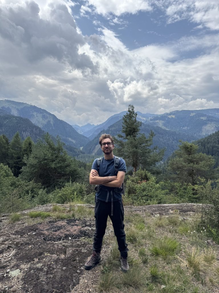 Biotopo del Brozin - Lorenzo e il panorama sulla Val Cadino.
