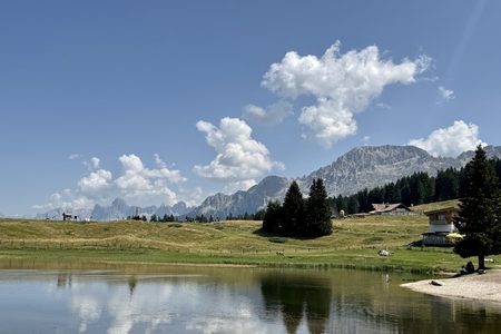 Passo Lavazè - veduta su Latemar e Catinaccio.