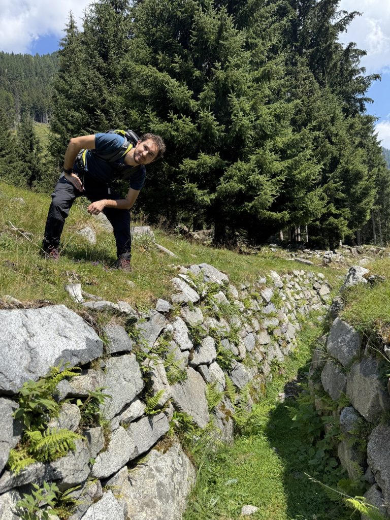 Fango - Campo trincerato B - Lorenzo su una trincea.