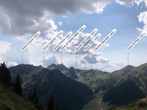 Sentiero n. 310 - da Passo Cadin a Passo Manghen - veduta sul Lagorai.