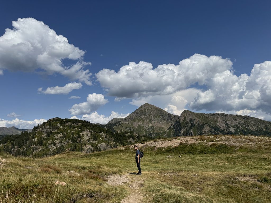 Sentiero n. 310 - verso Passo Mangheneto.
