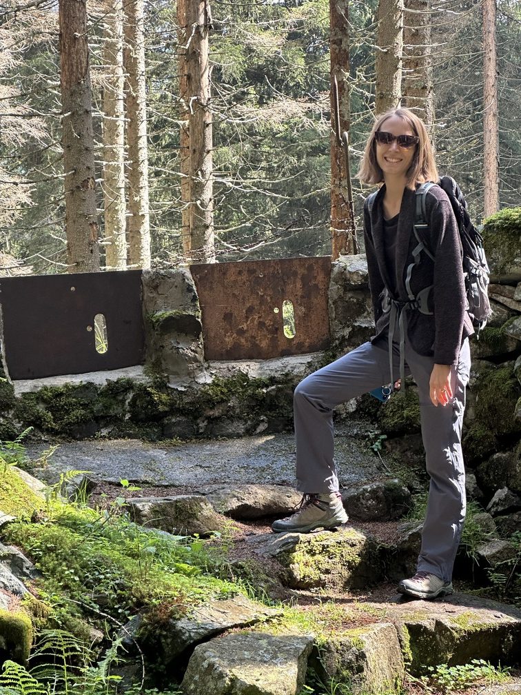 Fango - Campo trincerato A - Federica alla postazione per mitragliatrice..