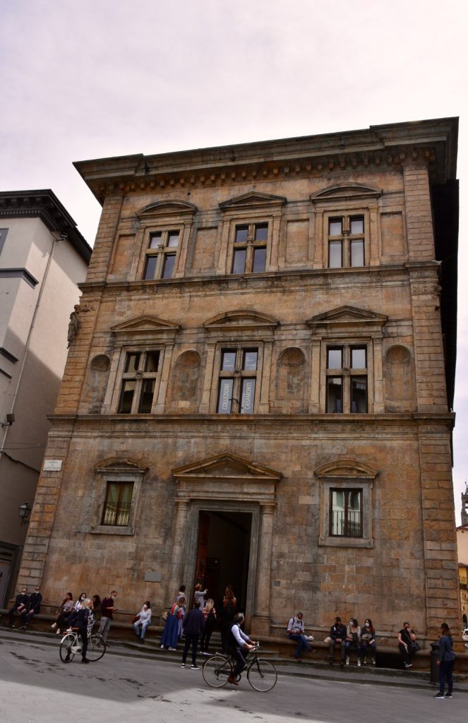 Palazzo Bartolini Salimbeni - facciata inquadrata dalla piazza.