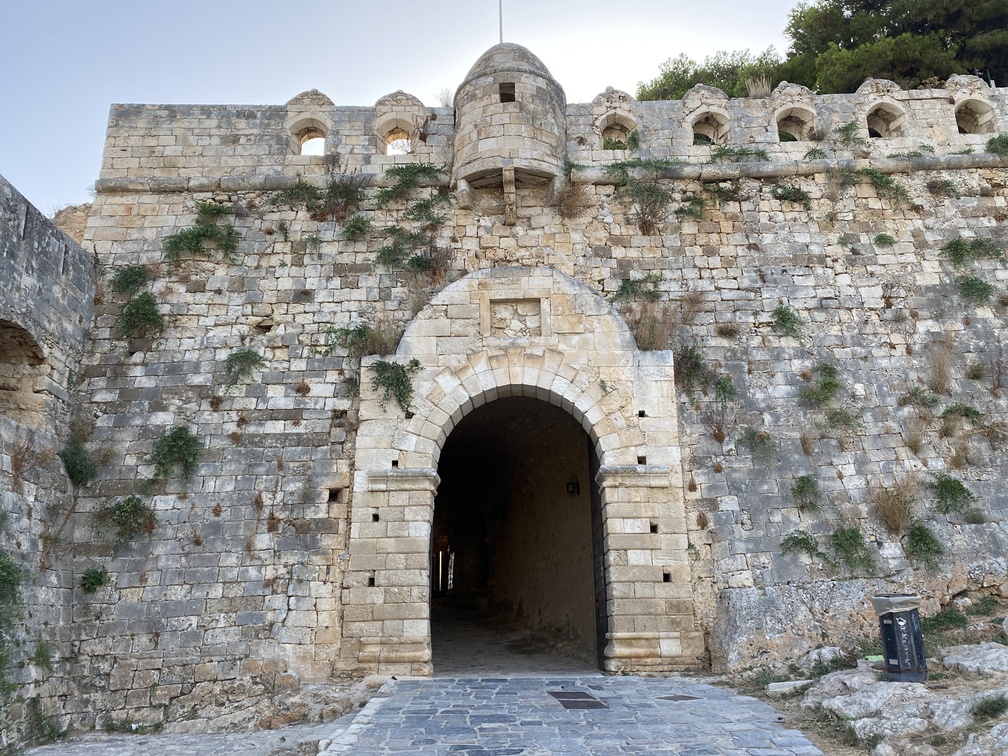 Rethymno - ingresso dell'imponente Fortezza.
