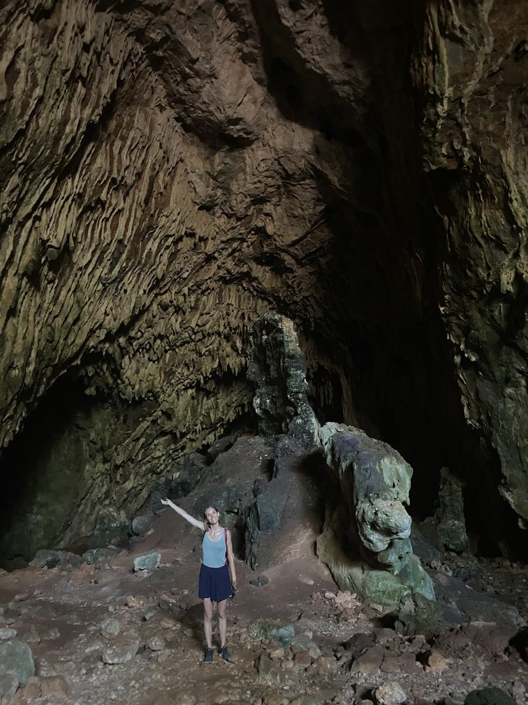 Grotta di Skotinò - Federica all'interno.