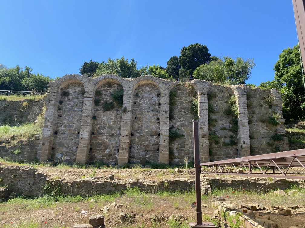 Acropoli di Populonia - logge.