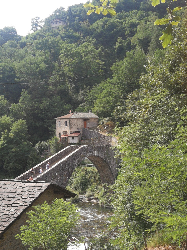 Ponte di Castruccio e il Mulino.