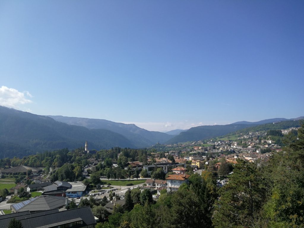 Panorama su Cavalese.