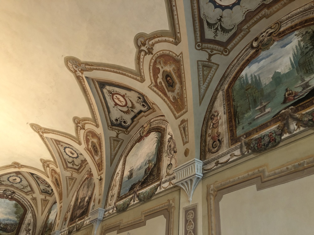 Villa di Careggi - affreschi nella sala del camino, opera di Michelangelo Cinganelli, raffiguranti scene della "Gerusalemme liberata".