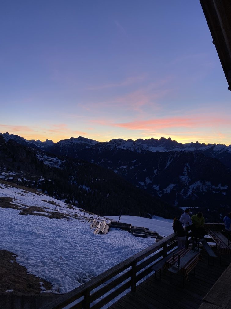 Trentino Ski Sunrise a Passo Feudo - primi chiarori.