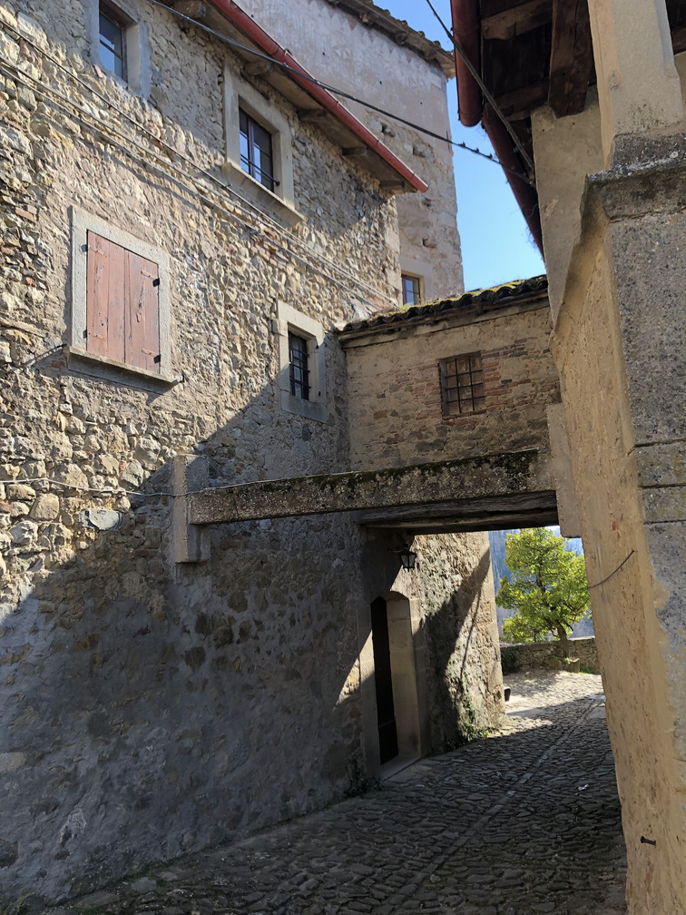 Borgo La Scola.