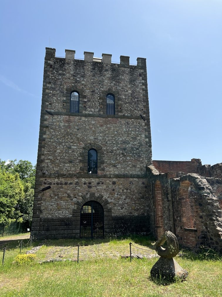 Museo delle miniere a Montecatini Val di Cecina - esterno di pozzo Alfredo.
