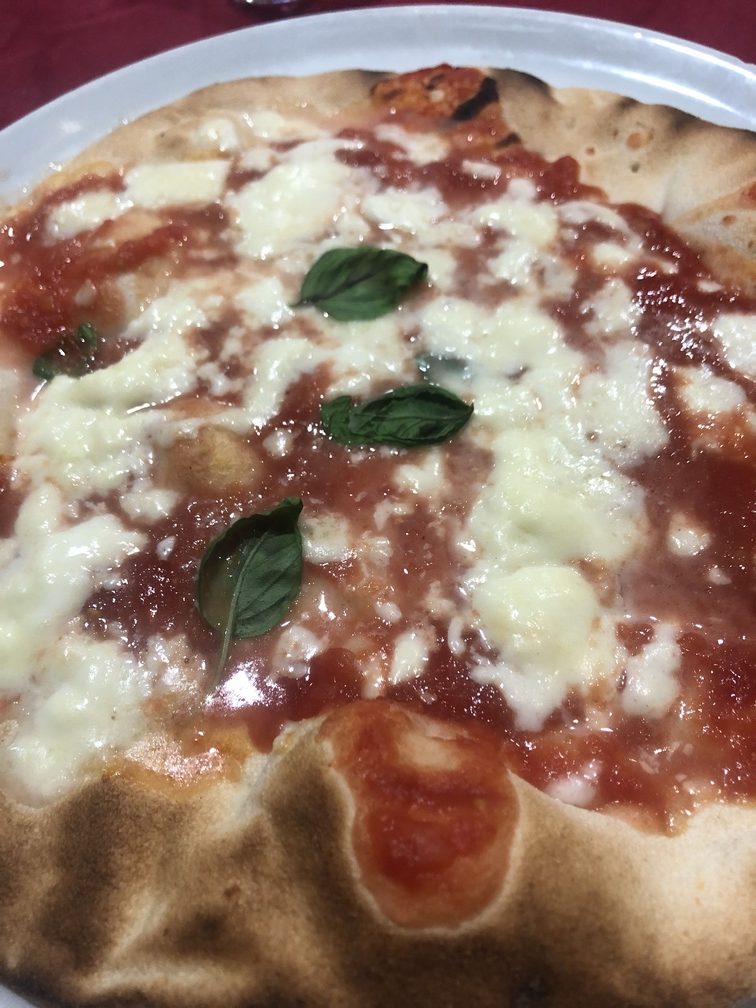 Bella Napoli a Pisa - pizza margherita senza glutine.