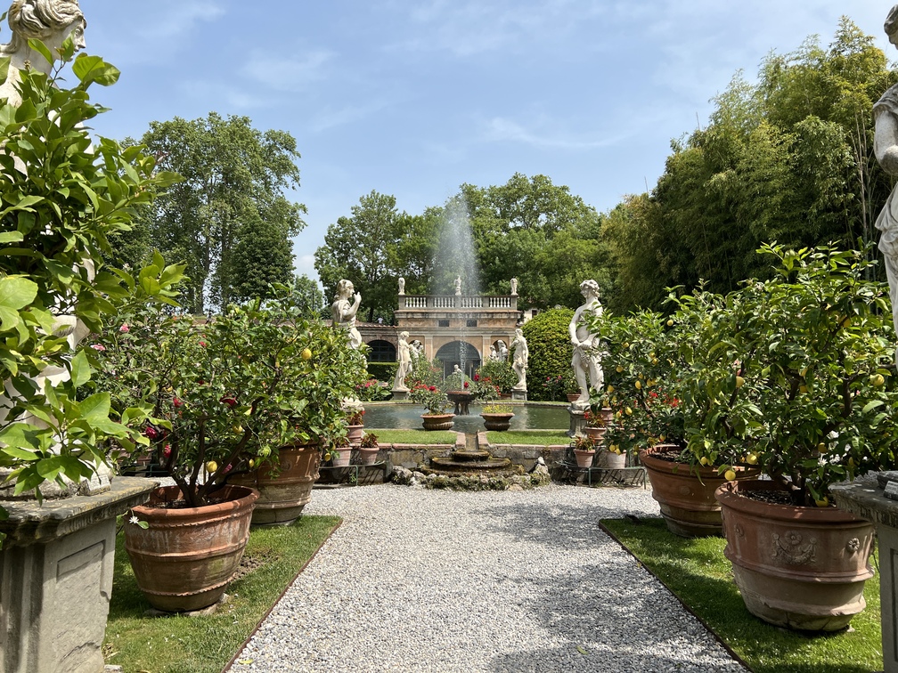 Palazzo Pfanner - giardino.