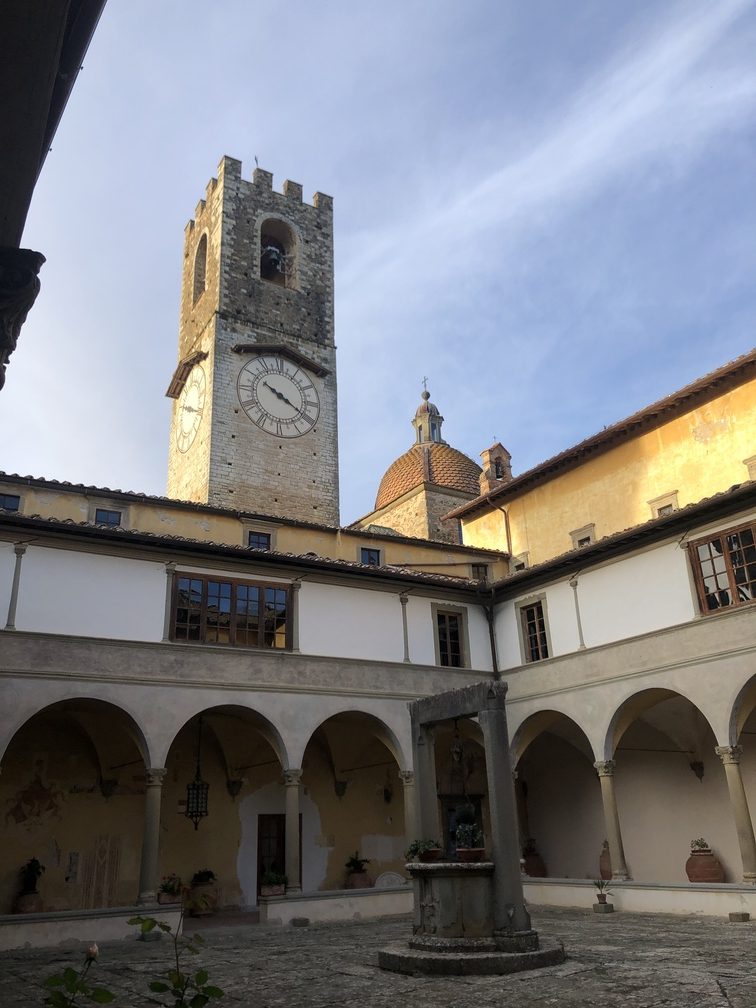 Badia di Passignano - chiostro e campanile.
