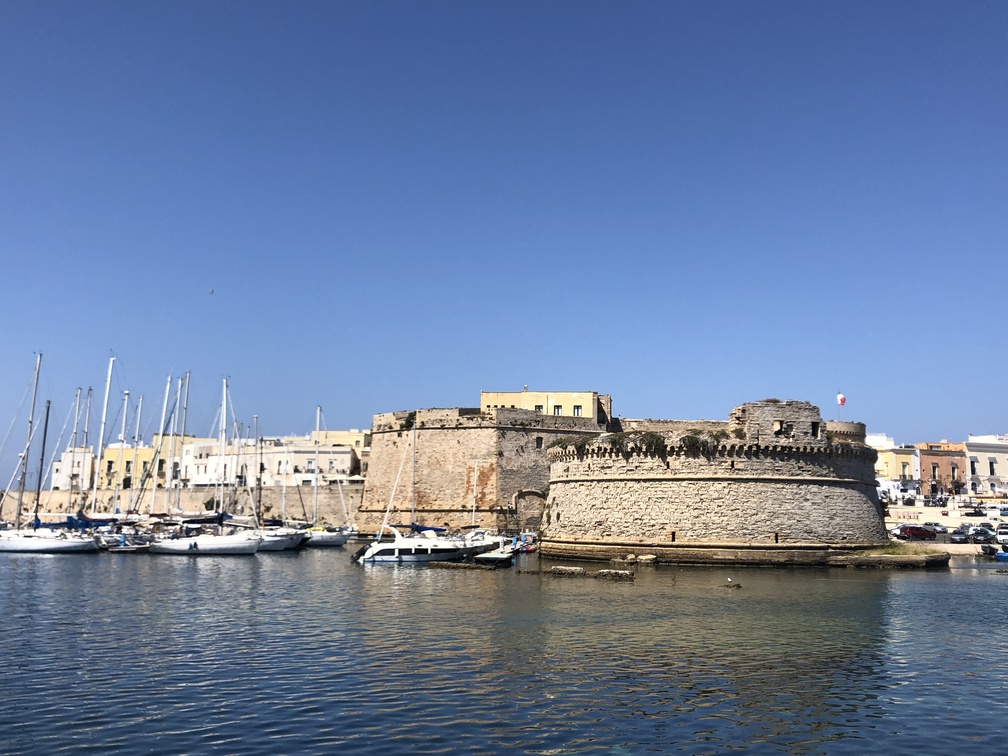 Gallipoli - Porto Antico e Castello Angioino.