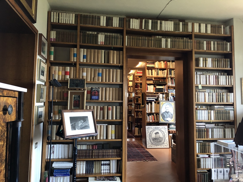 Casa Spadolini - libreria al secondo piano.