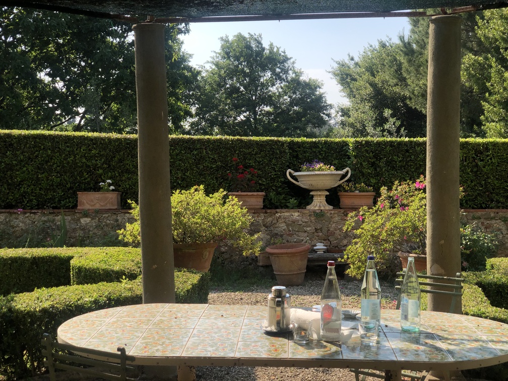 Villa Le Pergole - giardino interno.