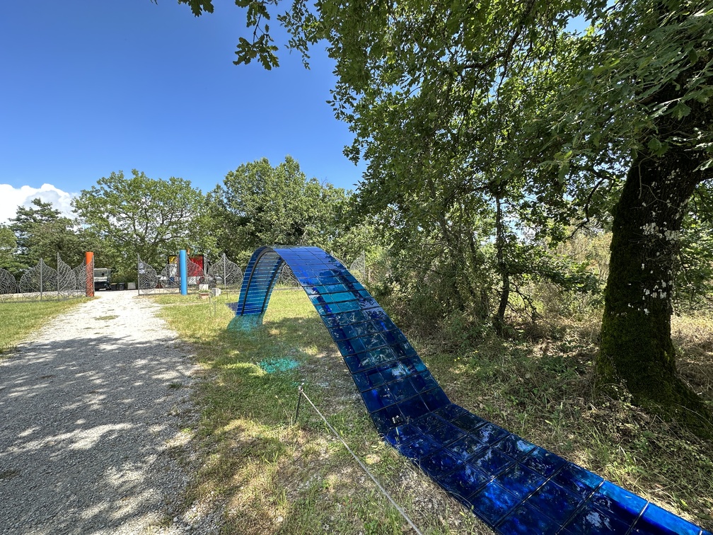 Parco Sculture del Chianti - Il Ponte Blu di Ursula Reuter Christiansen (Danimarca).