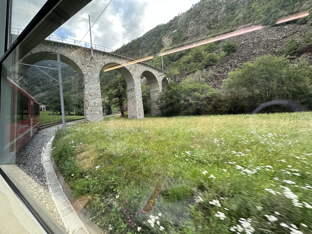 Trenino Rosso del Bernina - viadotto elicoidale di Brusio.