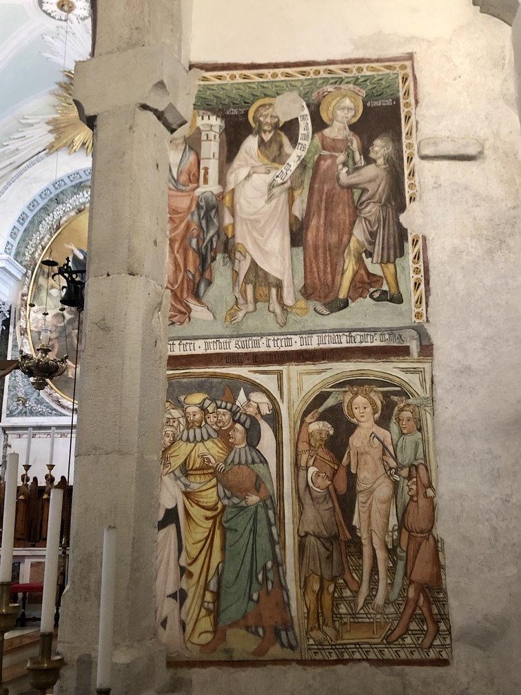 Pieve di Santa Maria Assunta a Cavalese - affreschi quattrocenteschi: sopra, il Battista con Santa Apollonia e Santa Barbara; sotto, episodi della vita di Sant'Agata.