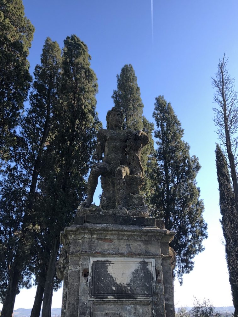 Statua di Bacco a Petroio.